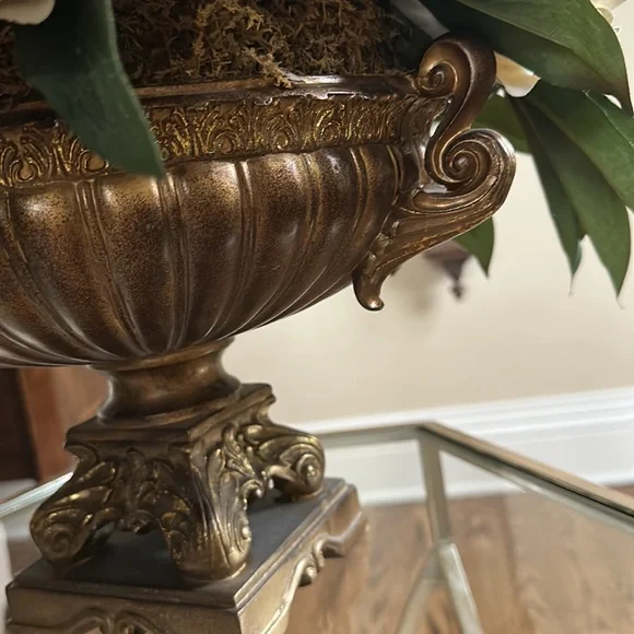 🤩 Stunning Custom Floral Arrangement